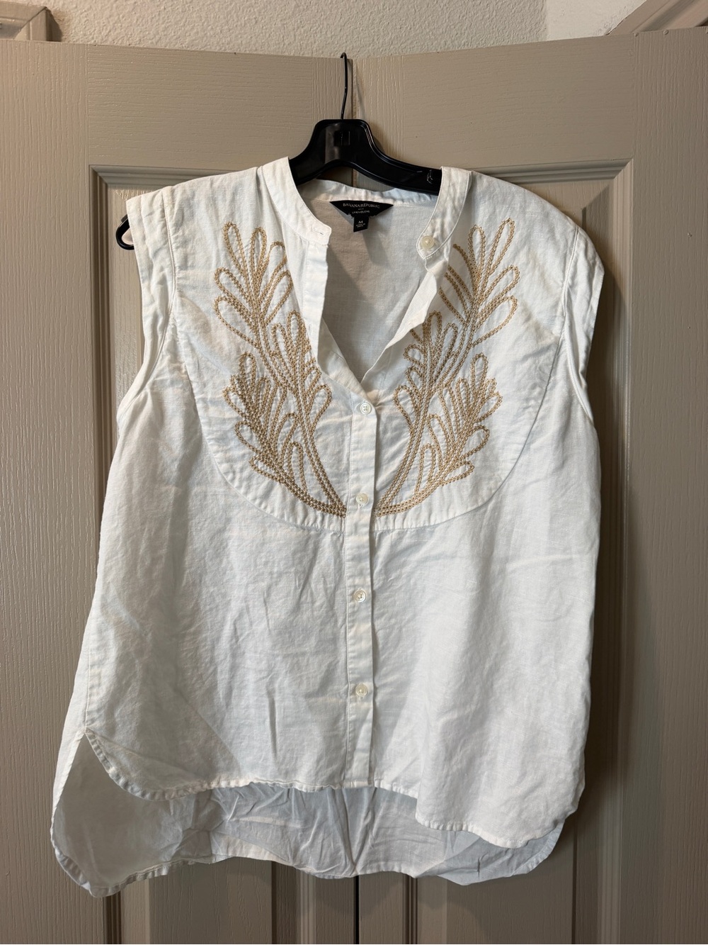 Banana Republic White Sleeveless Linen Button-Front Top with Beige Embroidery